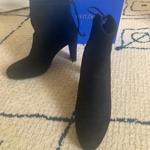 Stuart Weizmann Glove Tie-Back Suede Ankle Boots